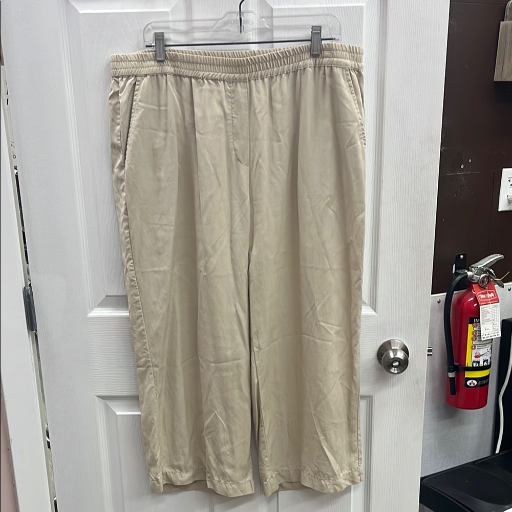 Renuar Women's Beige Wide Leg Pants